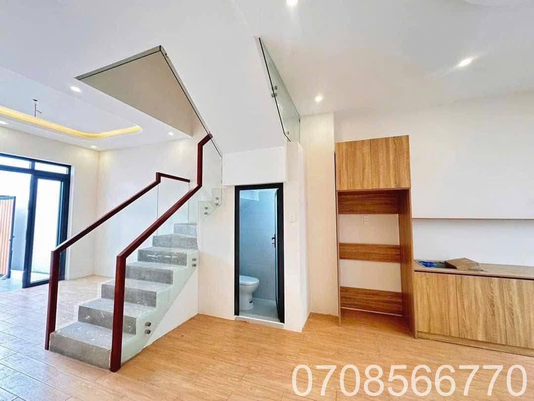 Chỉ 880tr, có ngay nhà 1 trệt 1 lầu 76m2 xe hơi thông nhà đầu tư bao lời - Ảnh 2